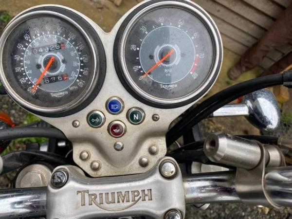 Image 2 of Triumph Bonneville T100 for sale