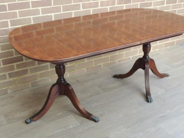 Image 3 of Beresford & Hicks Extendable Dining Table (UK Delivery)