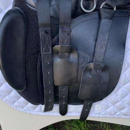 Image 3 of Kent & Masters 17.5 inch Cob Plus saddle