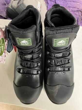 Image 1 of Size 11 Rock Fall safety boots, brand new