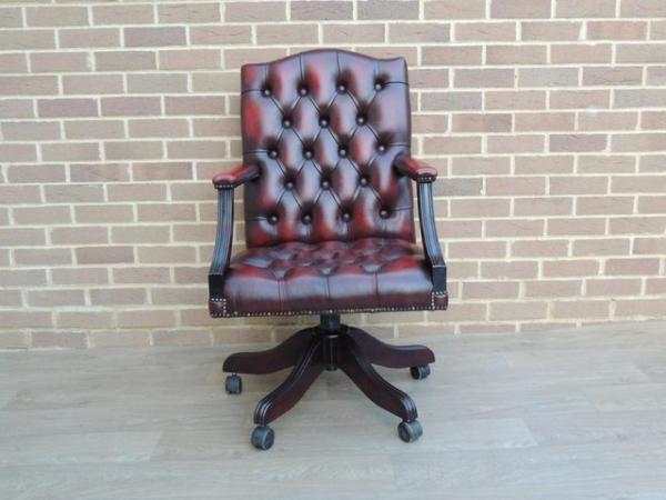 Image 1 of Dark Gainsborough Chair (UIK Delivery)