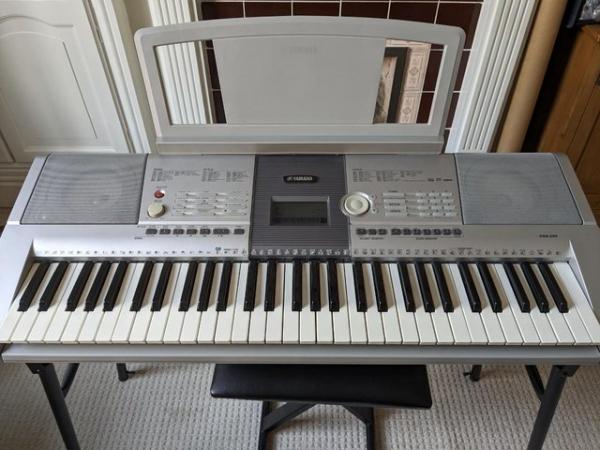 Image 3 of Yamaha PSR-295 electronic keyboard