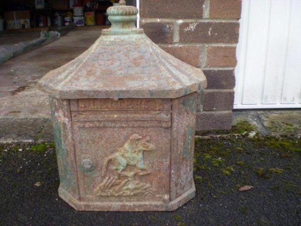 Image 1 of LETTER BOX FOR DRIVEWAY IN CAST IRON