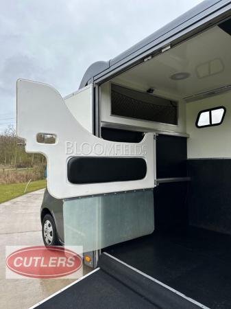 Image 17 of Bloomfields Legacy S Horse Lorry 2020 1 Owner 3.5T Px Welcom