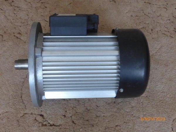 Image 3 of Felder 2.4Kw 240V Electric motor. New