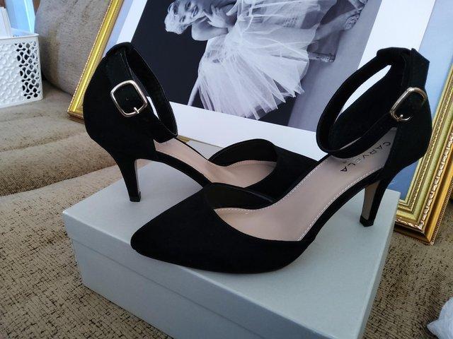 Preview of the first image of KURT GEIGER NEW BLACK SUEDETTE  SIZE 37.
