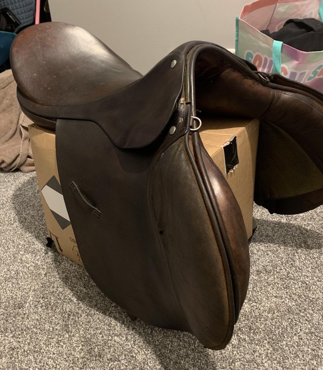 Preview of the first image of 17inch brown leather saddle.