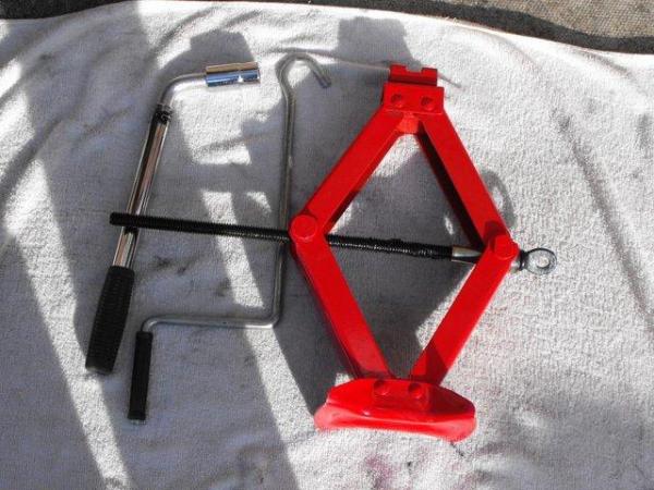 Image 3 of Scissor Jack and wheel brace very good condition
