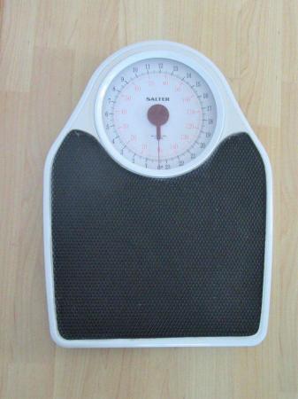 Image 2 of Salter 145BKDR Doctor Style Mechanical Weighing Scales