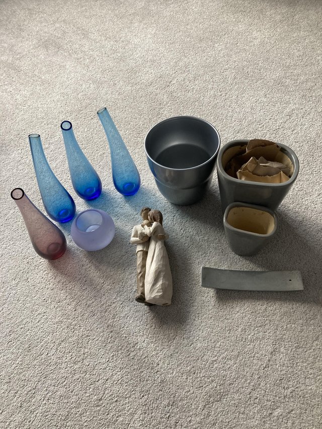 Preview of the first image of Home decor items, vases etc.