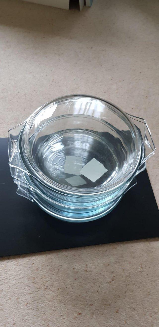 Preview of the first image of Pyrex 3 Piece Clear Casserole Set.