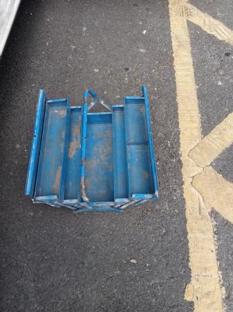 Image 2 of Metal blue tool box in good order