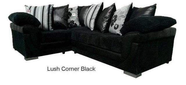 Image 1 of Lush corner sofa in black ————