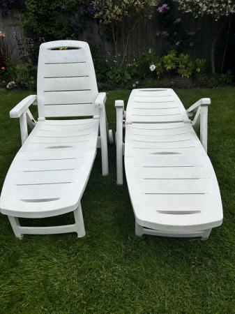 Image 3 of A pair good clean gardern sun loungers with cushions