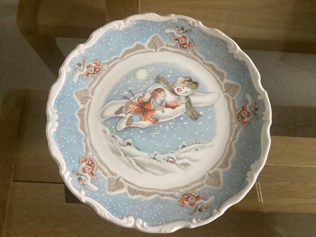 Preview of the first image of Royal Doulton  Snowman  gift collection decorative plate.
