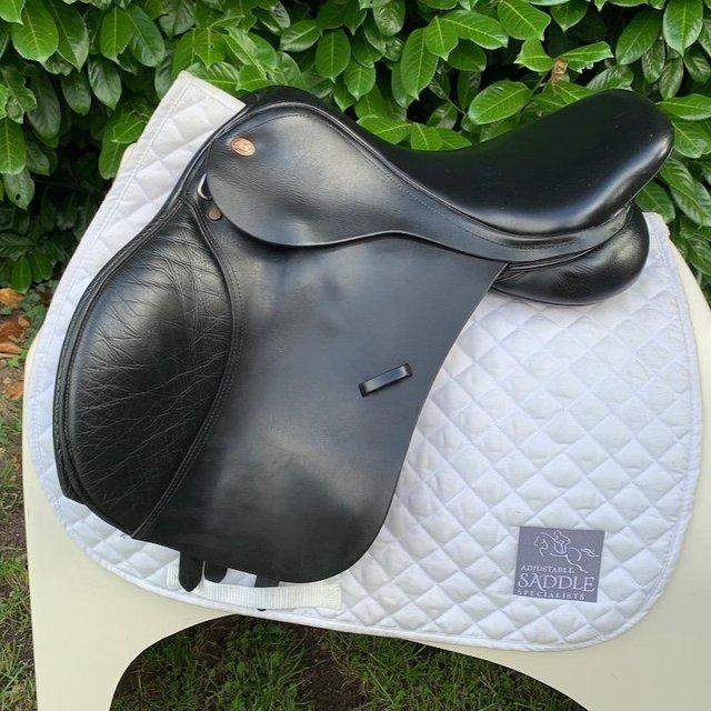Preview of the first image of Kent and masters 17 inch jump saddle.