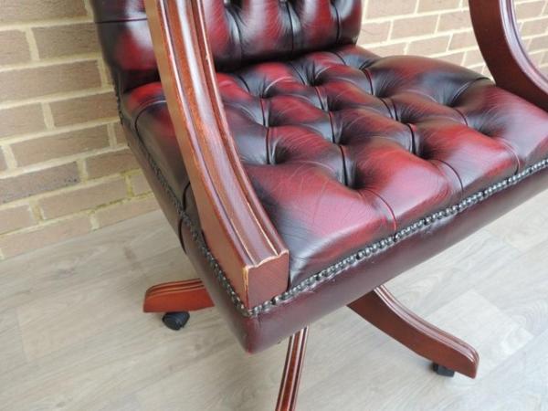 Image 13 of Winchester Gainsborough Chair (UK Delivery)