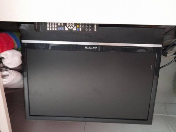 Image 1 of AKURA 24" television for sale