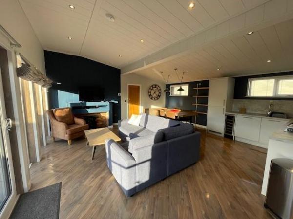 Image 1 of Fantastic HOLIDAY HOME in Cornwall with HOT TUB!