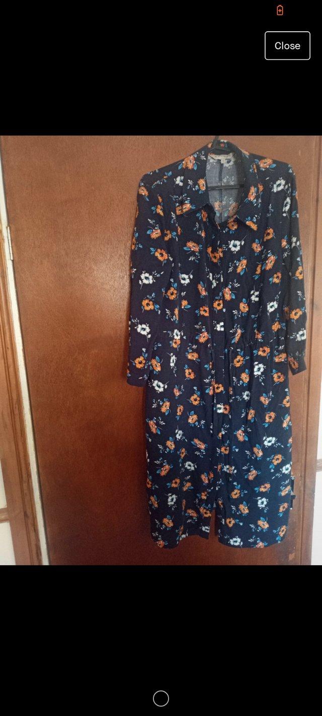 Preview of the first image of Ladies dress size 10 good condition.