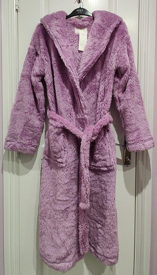 Preview of the first image of New M&S Lavender Fleece Dressing Gown X-Small Hooded Pockets.