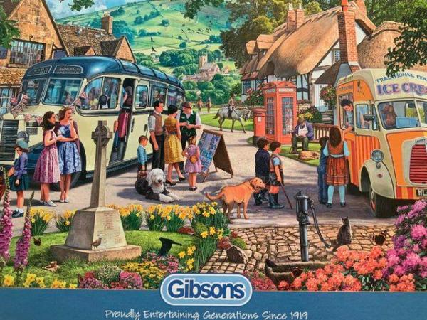 Image 1 of Jigsaw puzzle Boarding the Bus 1000 pieces.