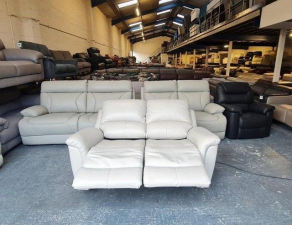 Image 10 of La-z-boy Kenny cream leather electric recliner 2 seater sofa