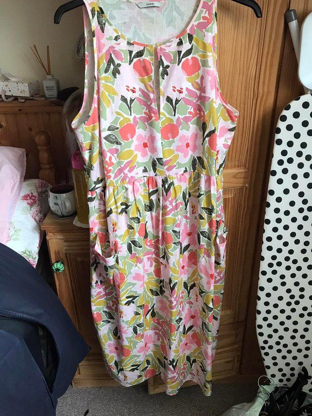Preview of the first image of George Asda summer dress size 18.