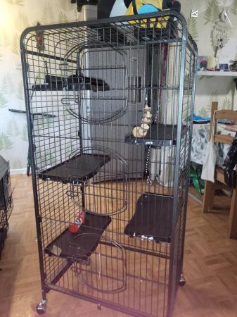 Image 4 of 6 level cage.as new bought wrong one only used a few weeks