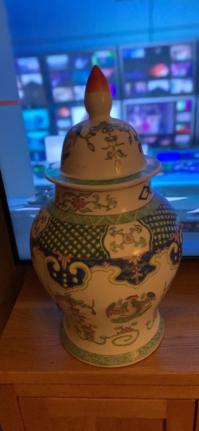 Preview of the first image of large  Chinese pot vase no damage.
