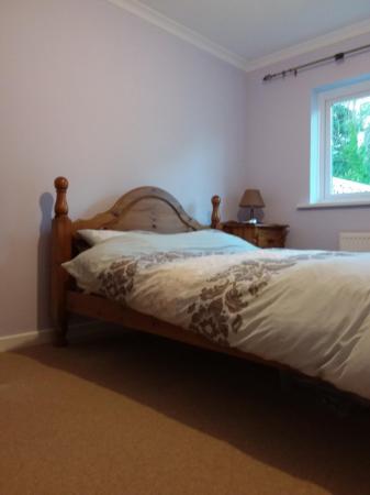 Image 3 of Pine bedroom suite with double bed