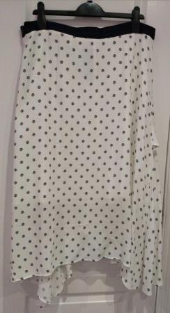 Image 16 of New Tags Marks and Spencer Soft White Skirt Size 18 Regular