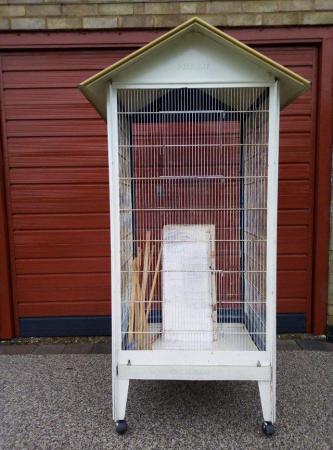 Image 3 of FERPLAST free standing bird cage on wheels