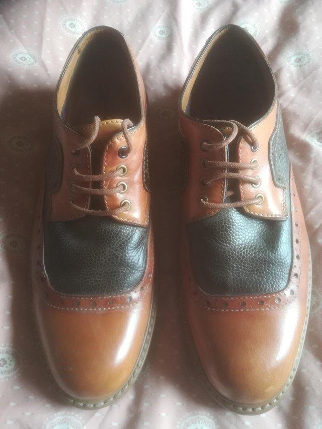 Preview of the first image of Mens black&tan leather brogue shoes.