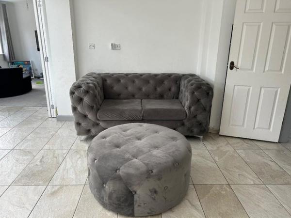 Image 1 of As good as new Sofa for giveaway price