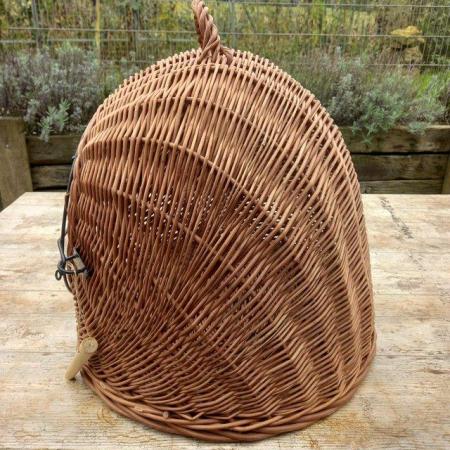 Image 3 of Wicker cat basket carrier igloo