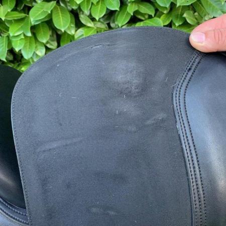 Image 10 of Wintec 16.5 inch dressage saddle