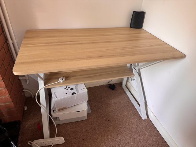 Preview of the first image of Office desk used for gaming.