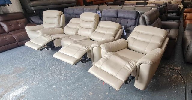 Image 7 of La-z-boy cream leather 3 seater sofa and 2 armchairs