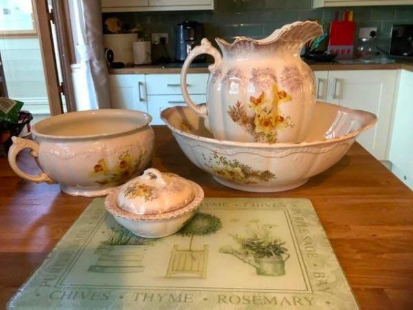 Image 1 of Antique Jug/Bowl/Chamberpot/Soap Dish Daffodil design