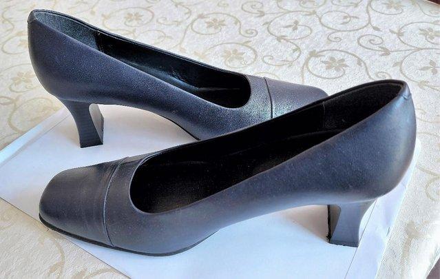 Image 3 of Clarks Ladies Blue Court Shoes – Block Heel – UK Size 5.5