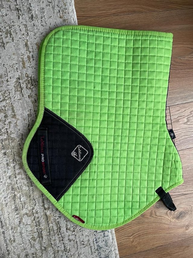 Preview of the first image of Lemieux Lime green saddle pad, S/M c/c cut.