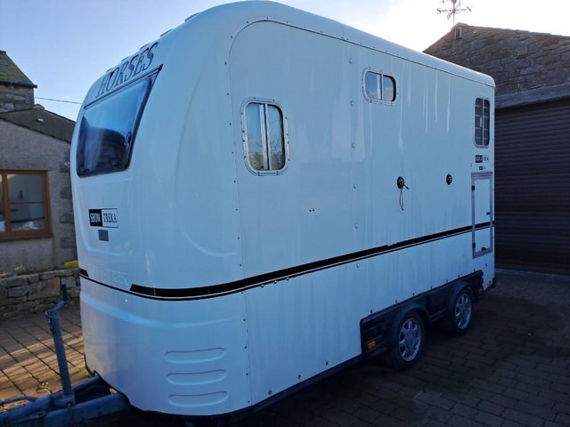 Preview of the first image of 2011 Equitrek Show Treka M Horse Trailer.