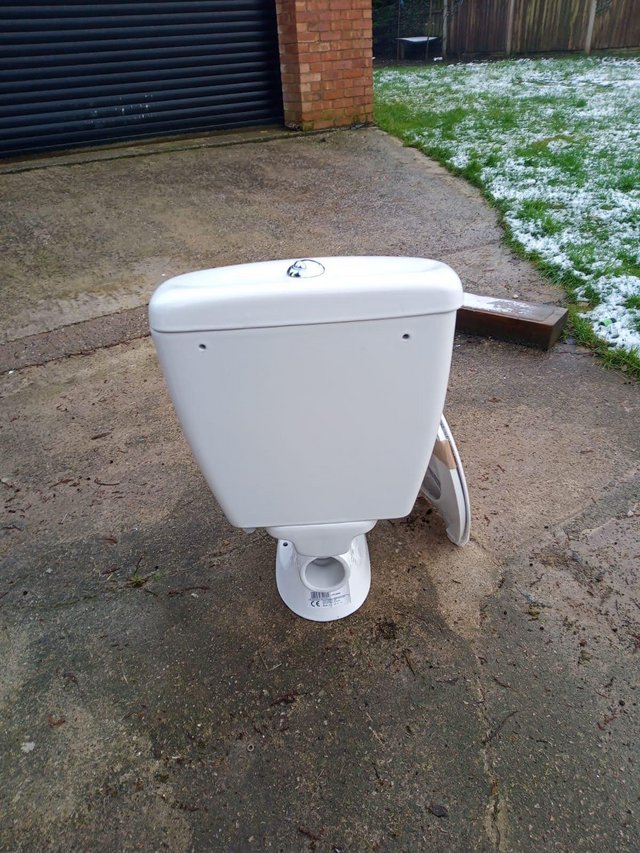 Preview of the first image of New close coupled toilet.