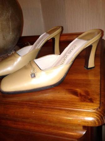 Image 2 of genuineVINTAGE shoes......................................