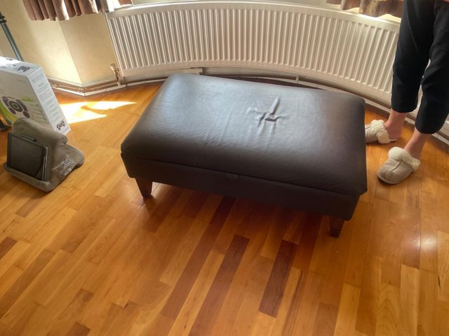 Leather sung chair and ottoman — photo 2 of 2