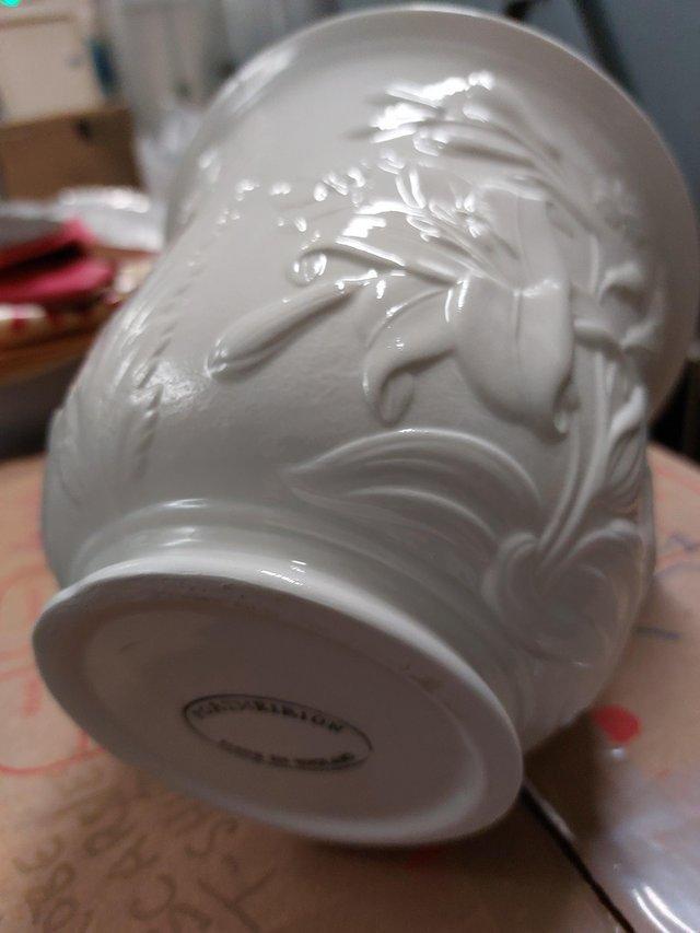Preview of the first image of Pot - white Portmeirion pottery decorated ceramic.