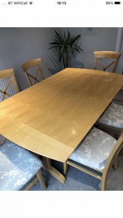Image 2 of Extendable dining table and 6 chairs