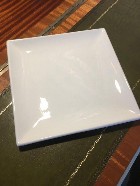 Preview of the first image of SIX LARGE 29cm SQUARE WHITE PORCELAIN DINNER PLATES.