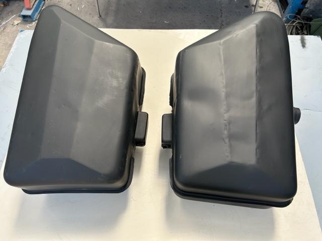 Preview of the first image of Fuel tanks left and right for Maserati Indy.